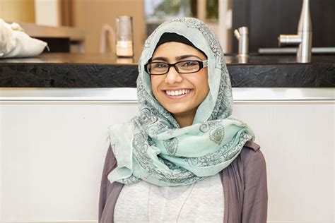 mia khalifa hijab